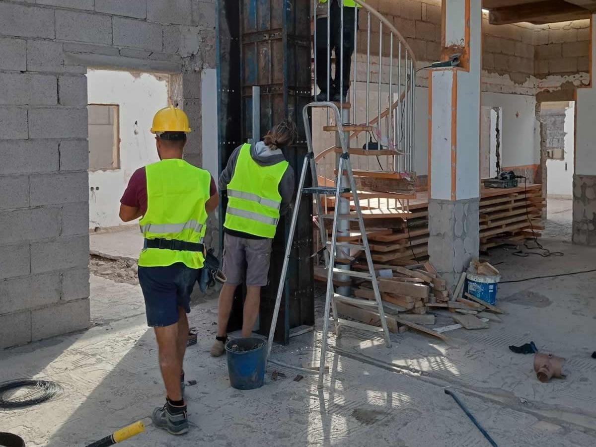 Construction companies of modern and functional houses
